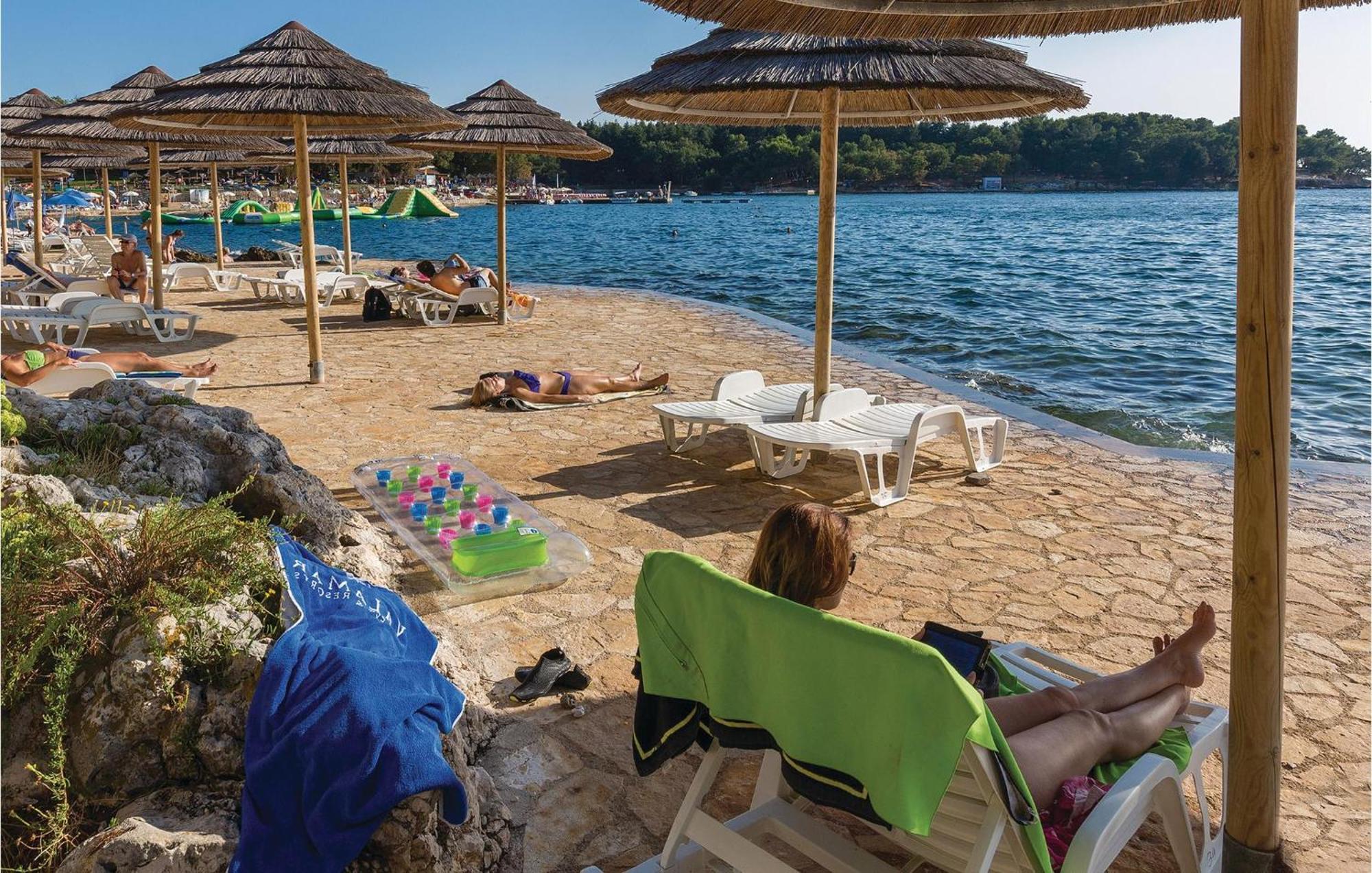 Amazing Apartment In Porec With Wifi Exterior foto